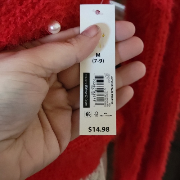 Soft and fuzzy cropped sweater with pearls. - Picture 3 of 3